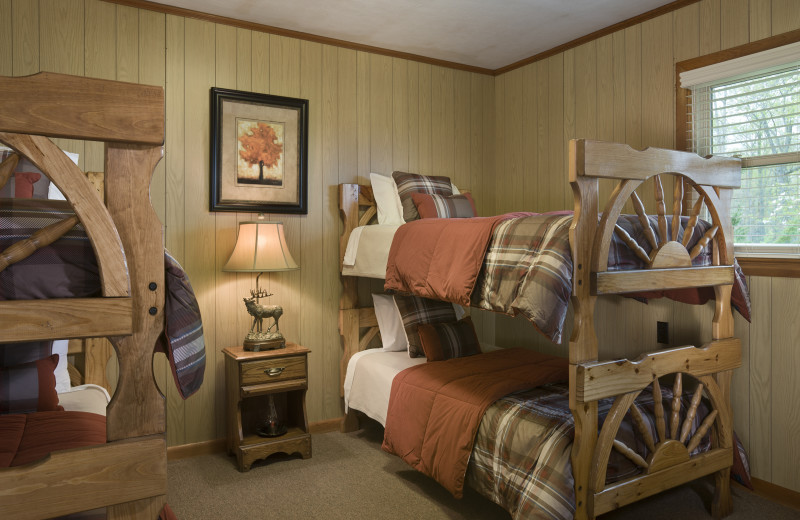 Guest room at Caryonah Hunting Lodge.