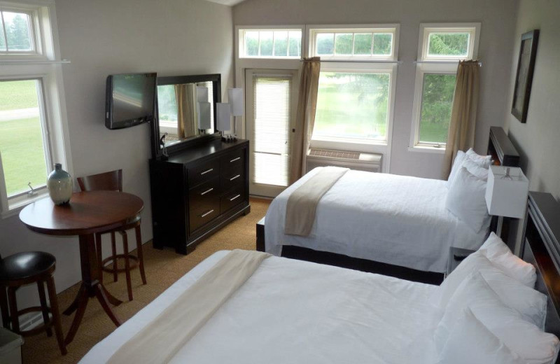 Two bed guest room at Fairway Suites.