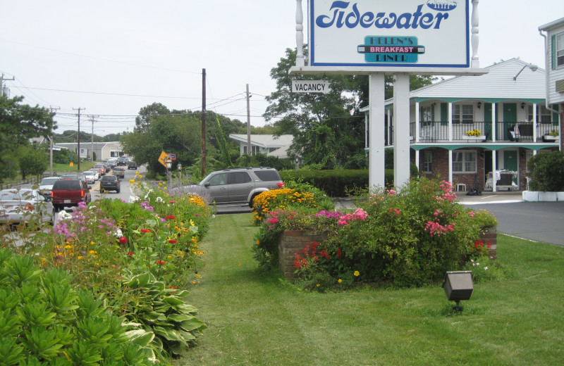 Exterior view of Tidewater Inn.