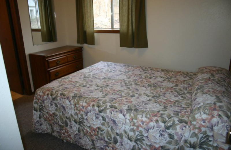 Cabin bedroom at Indian Trails Resort.