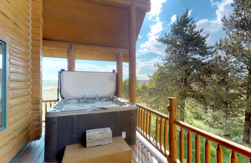 Rental hot tub at Island Park Reservations.