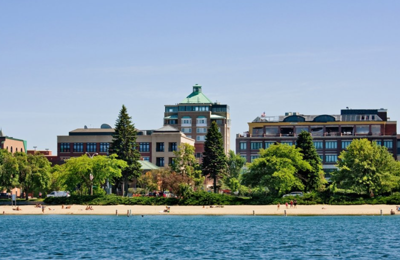 Exterior view of Park Place Hotel.