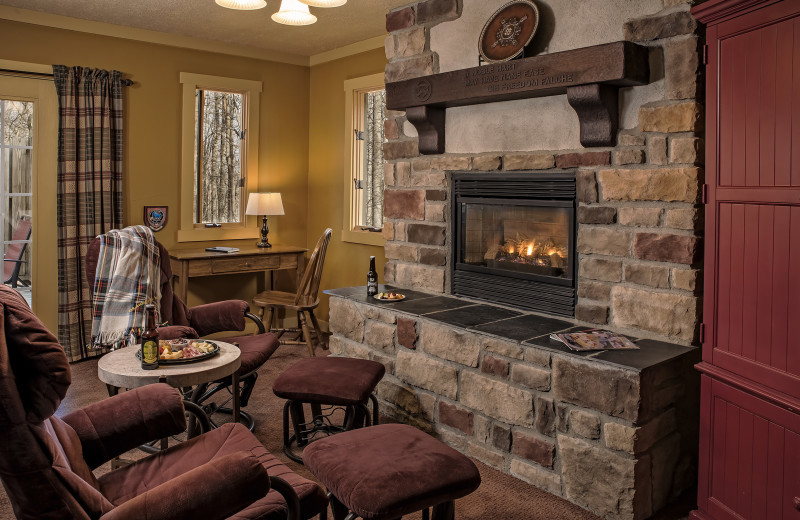 The Bruce West Croft at Glenlaurel, A Scottish Inn & Cottages.