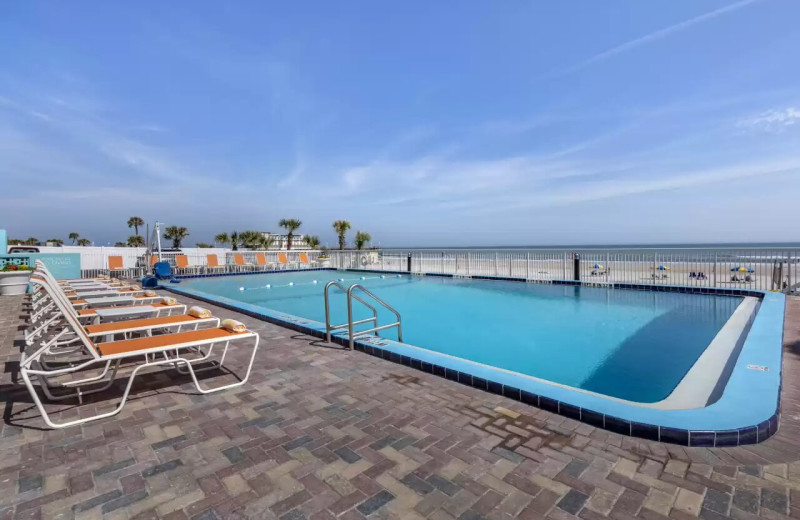 Outdoor pool at Comfort Inn 