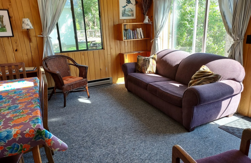 Cottage living room at Woodlawn Resort.