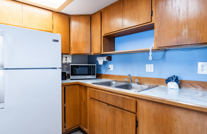 Guest kitchen at Seagull Beachfront INN.