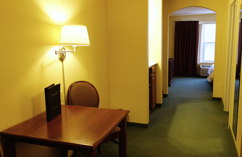 Guest room at Country Inn River Falls.