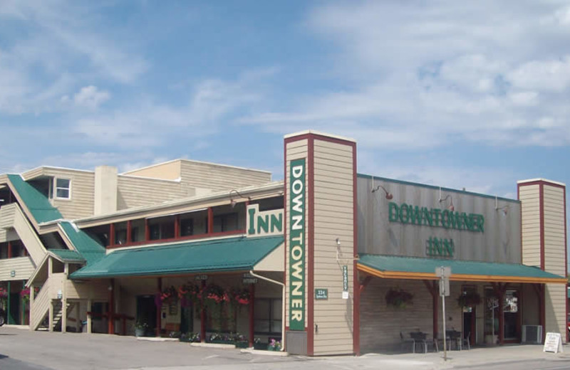 Exterior view of Downtowner Inn.