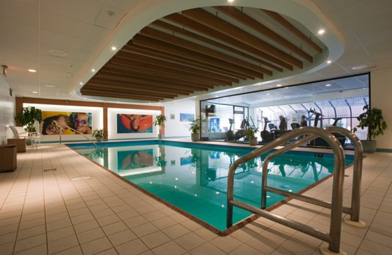 Indoor pool at Delta Barrington.