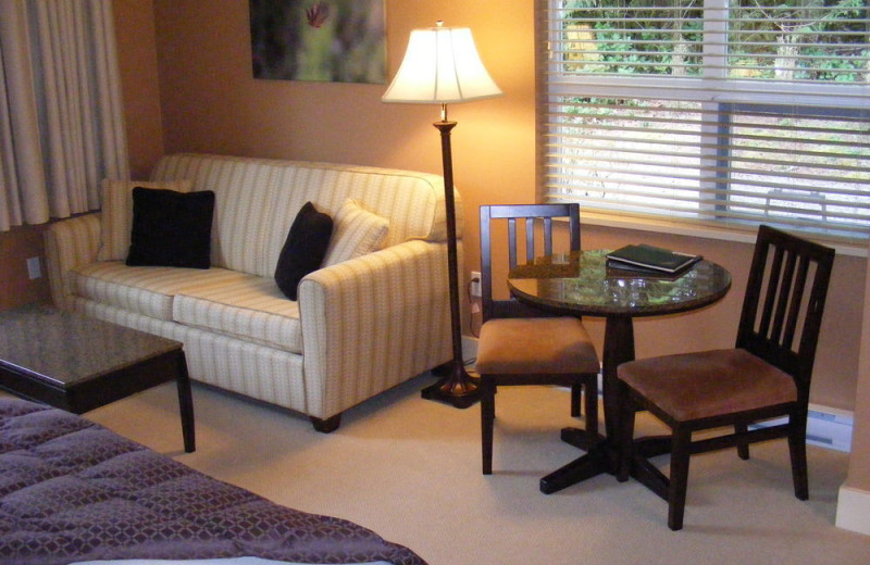 Guest room at Honeymoon Bay Lodge & Retreat.