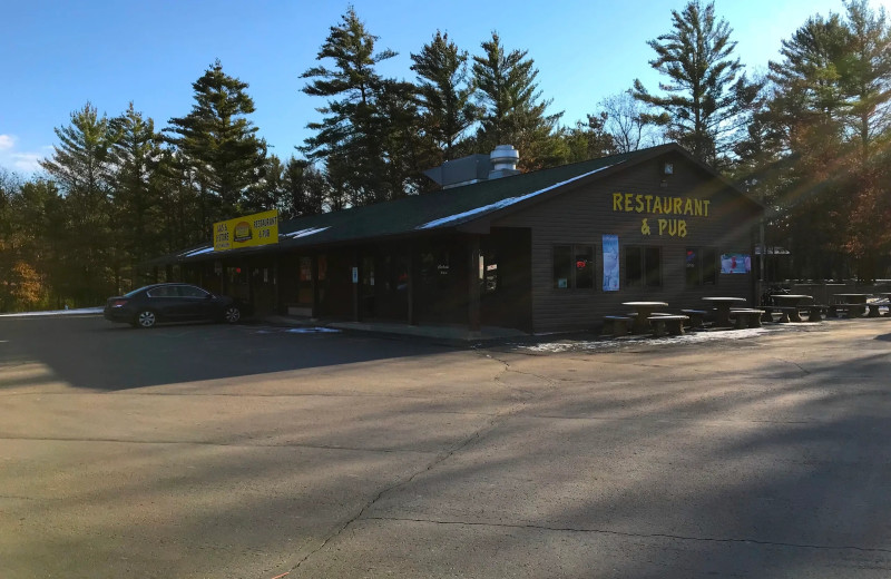 Restaurant at Dilly's Hatfield Resort 