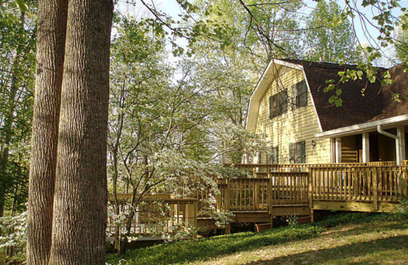 Exterior view of Mountain Top Lodge at Dahlonega.