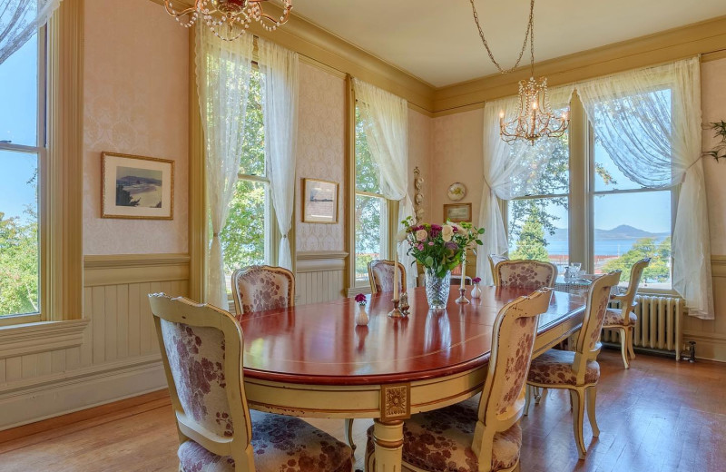 Dining at Benjamin Young Inn B 