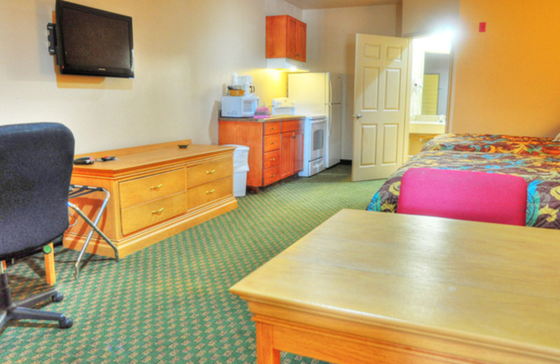 Guest Suites at Lonestar Inn & Suites