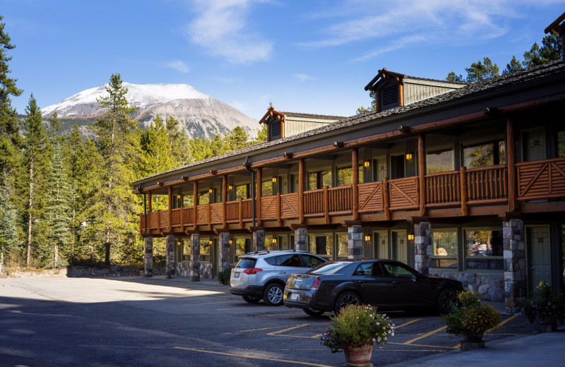 Exterior view of Mountaineer Lodge.