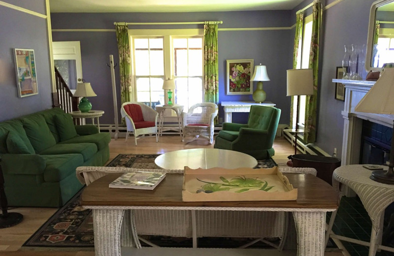 Cottage living room at Watervale Inn.