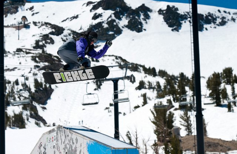 Snowboarding on Mammoth Mountain at Seasons 4 Condominium Rentals.