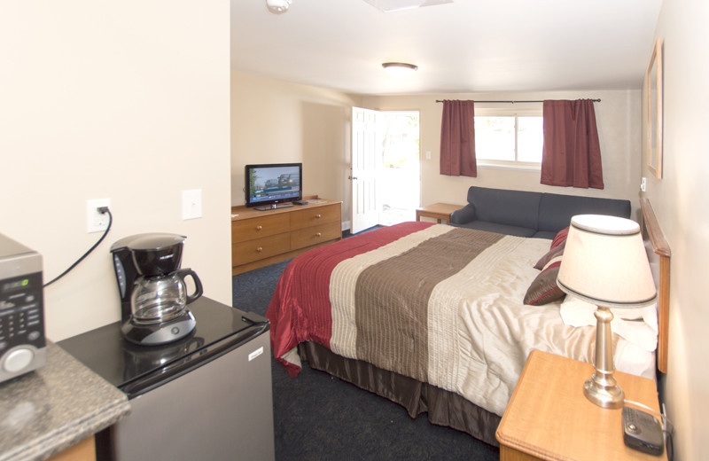 Guest room at Mark III Inn.