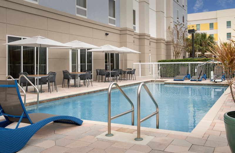 Outdoor pool at Hampton Inn 