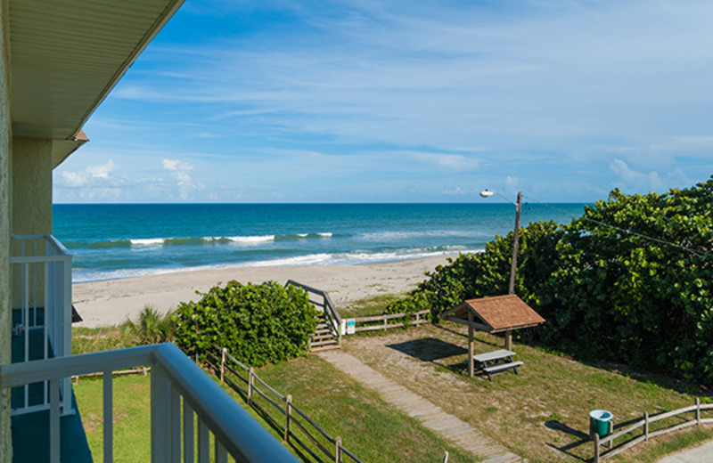 Oceanfront Tuckaway Shores Resort (Indialantic, FL) Resort Reviews