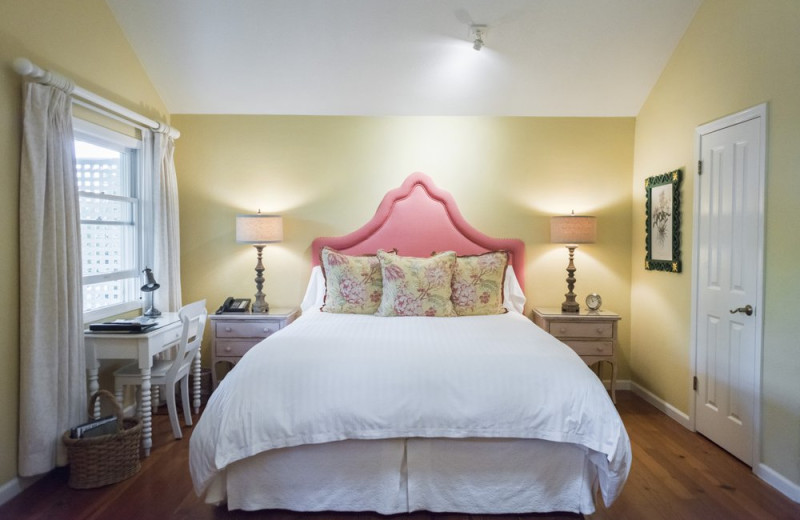 Cottage bedroom at Cottage Grove Inn.