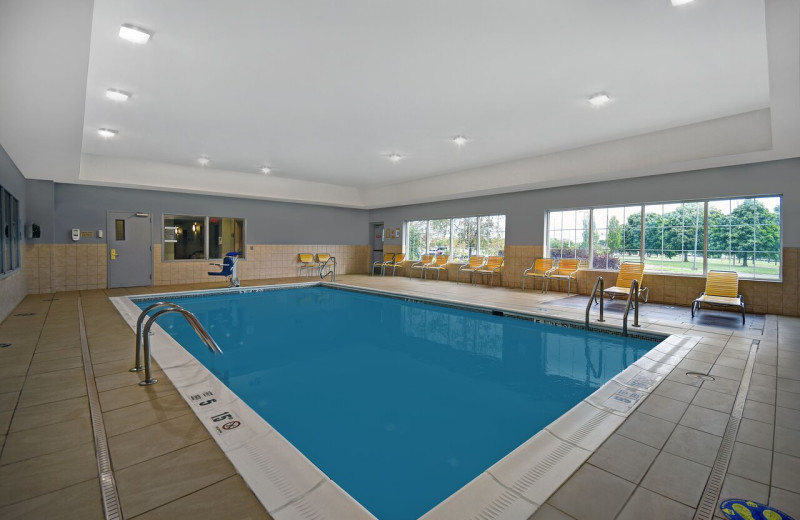 Indoor pool at Country Inn 