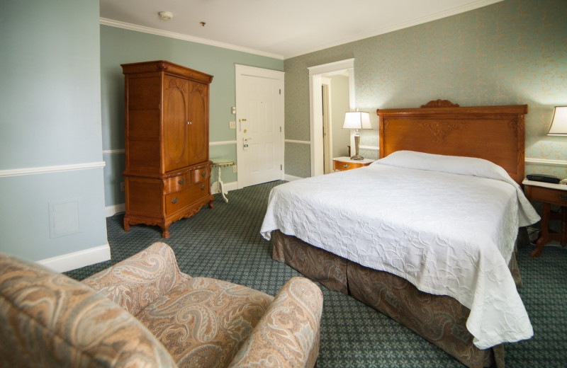 Guest room at Harbour View Inn.