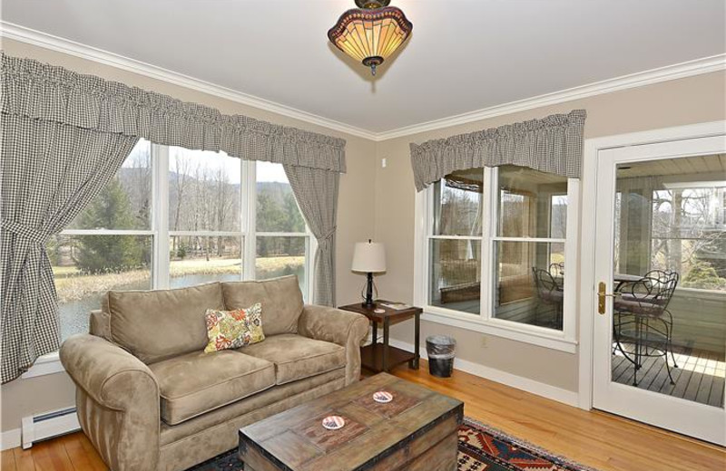 Little River Lodge - Stowe Country Homes