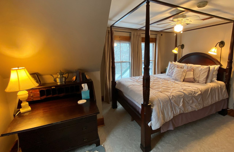 Guest room at Follansbee Inn on Kezar Lake.