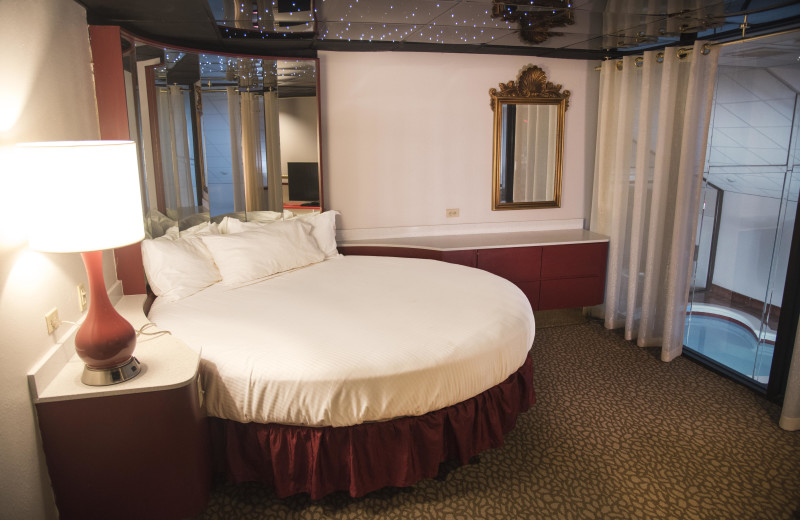 Guest room at Cove Haven Entertainment Resorts.