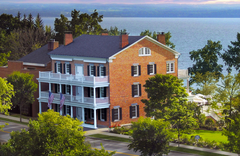 Exterior view of The Inns of Aurora.