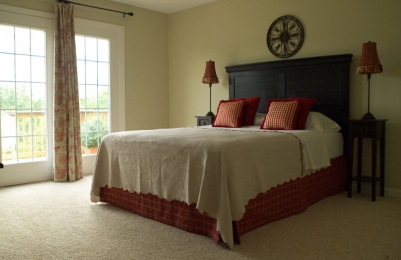 Guest bedroom at Edgewater Resort at Taylorsville Lake.