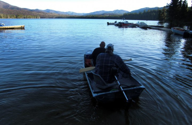 Boating at North Shore Lodge & Resort.