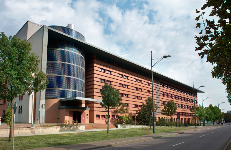 Exterior view of TRYP by Wyndham Halle Hotel.