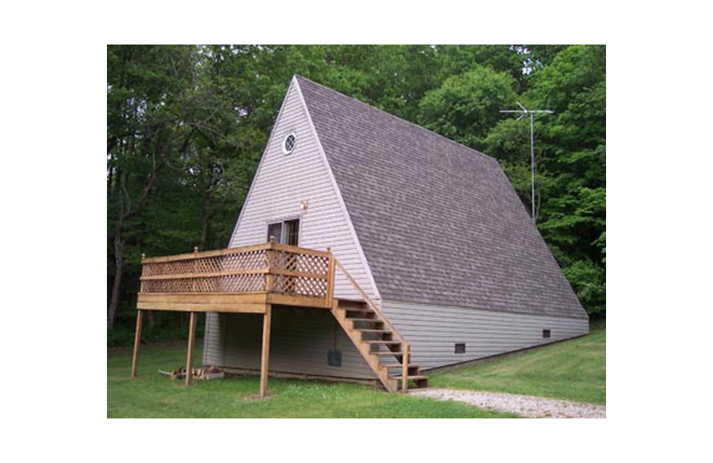 Cabin exterior at Hocking Hills Cozy Cabins.