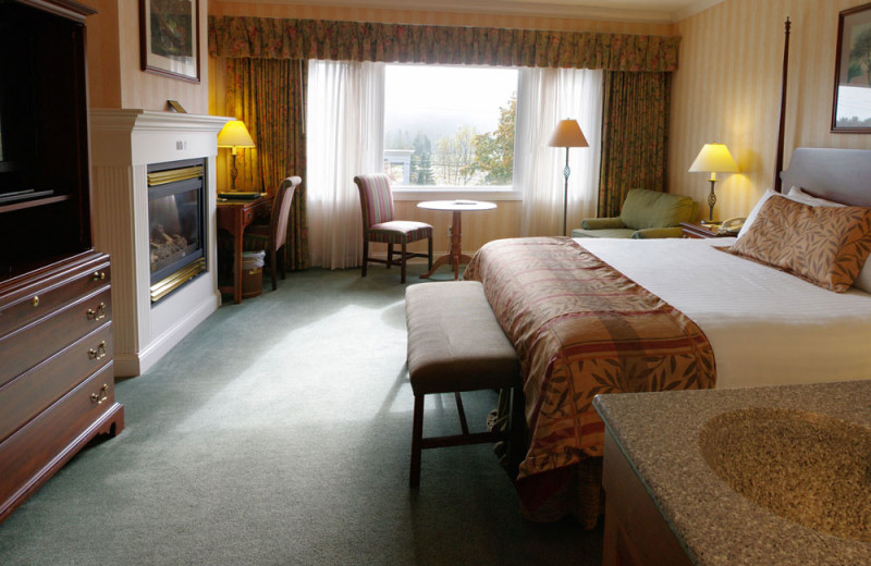 Guest room at Stoweflake Mountain Resort & Spa.