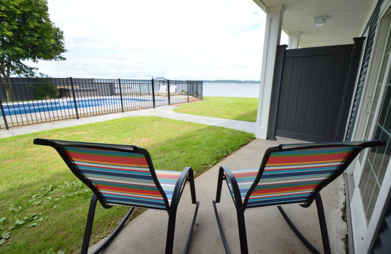 Guest patio at Waters Edge B&B Resort.