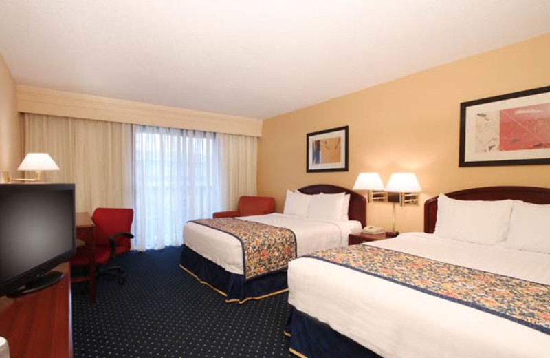 Guest room at Courtyard Flint.