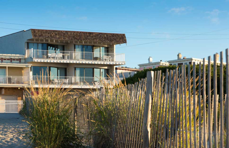 Exterior View of La Mer Beachfront Inn