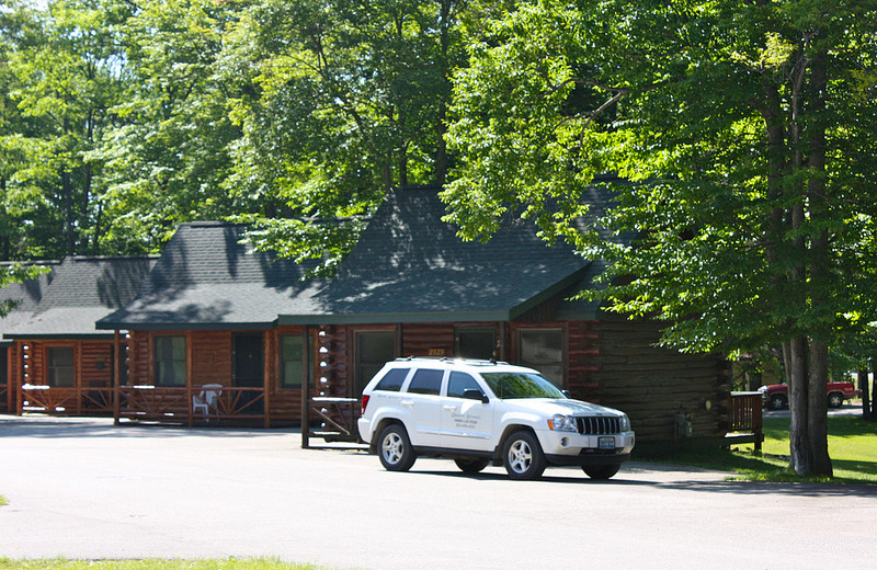 Cabins at Benjamin's Beaver Creek Resort 