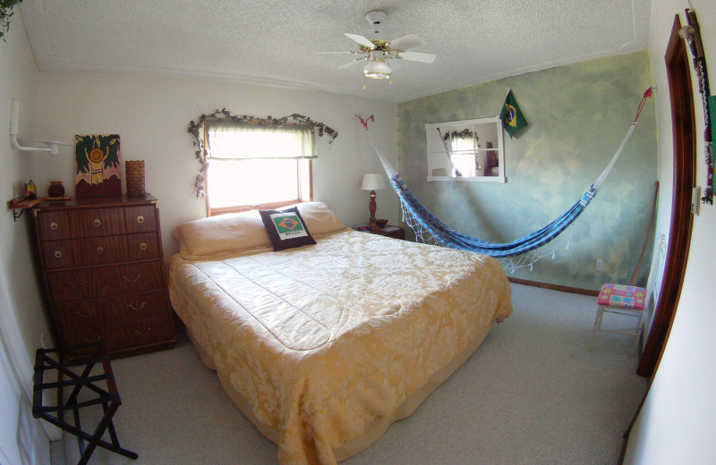 Guest bedroom at Jimmie Jack's Alaska Fishing Lodges.