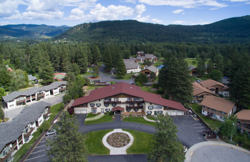 Exterior view of Alpen Rose Inn.