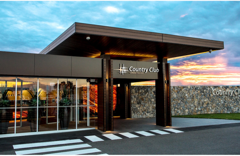 Exterior view of Camden Valley Golf Resort.