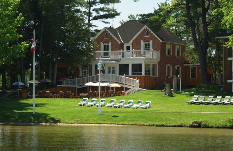 Exterior view of Shamrock Lodge.