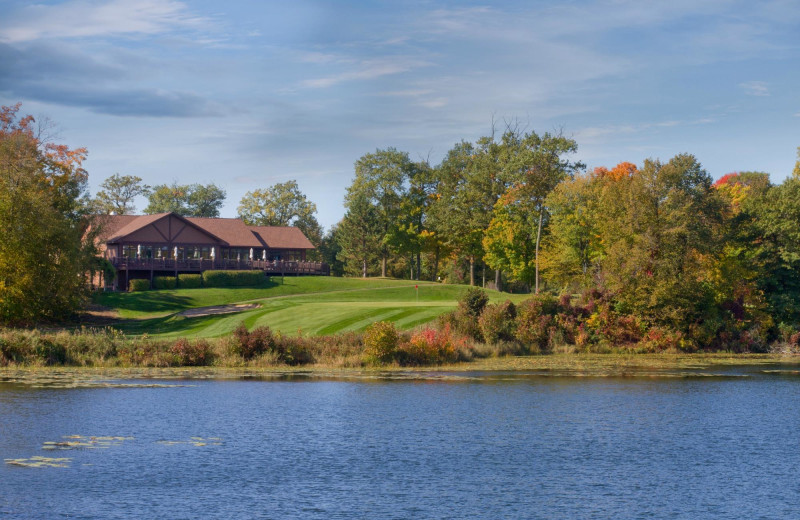 Exterior view of Ruttger's Bay Lake Lodge.