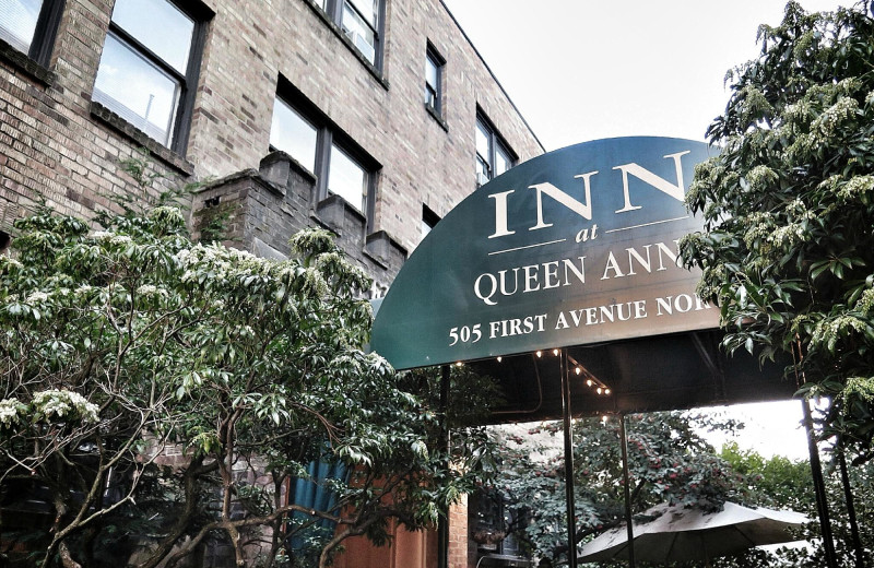 Exterior view of Inn at Queen Anne.