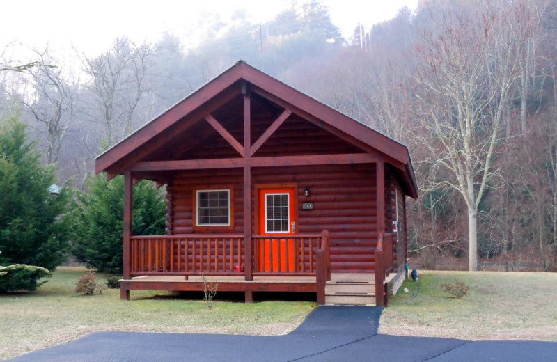 Alone At Last cabin exterior at New River Trail Cabins.