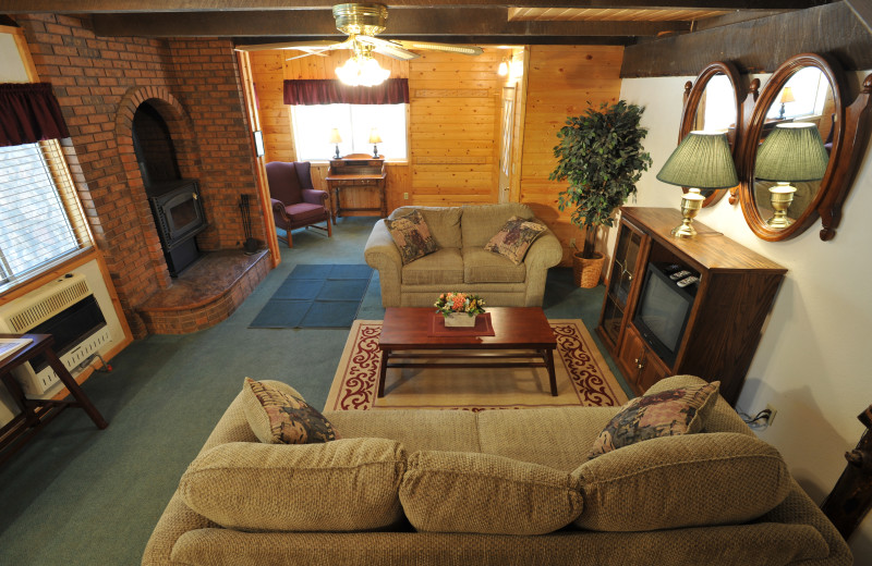 Guest living room at Pinewoods Resort.