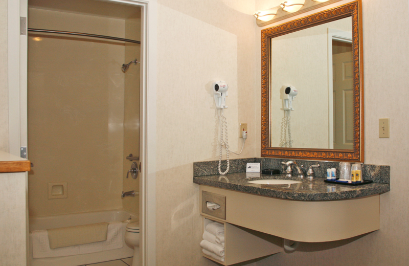 Guest bathroom at  Lakeside Lodge & Suites.