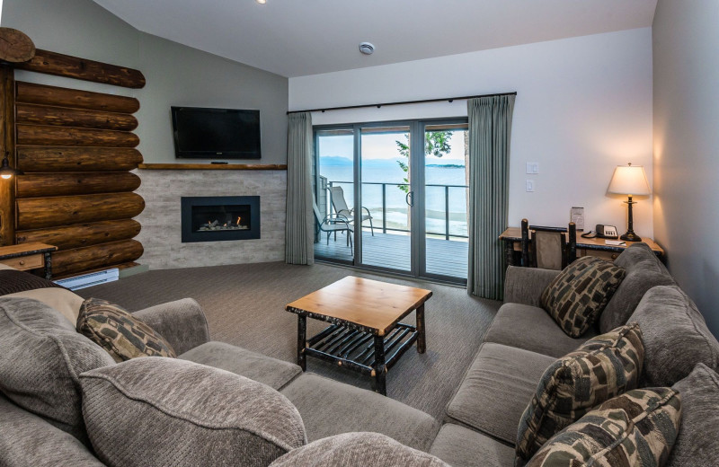 Guest living room at Tigh-Na-Mara Resort.